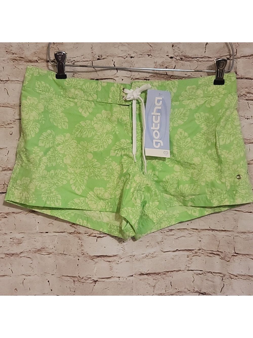 NWT gotcha green floral broad shorts medium